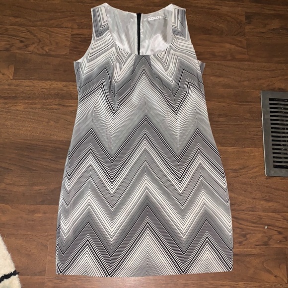 Trina Turk woman’s dress - no size tag - please see measurements- 100 silk - - Picture 1 of 9